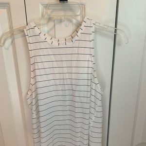 LULU LEMON OPEN BACK FLOWY GYM SHIRT